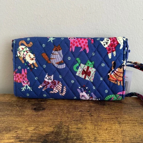 New Vera Bradley Blue Crossbody Wallet Handbag Christmas Cats Sweater Holiday - Picture 3 of 6